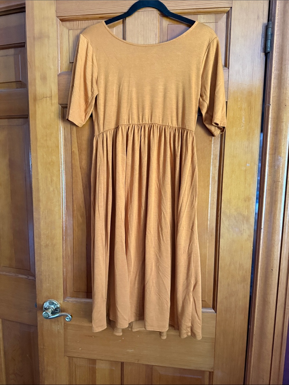 Casual Scoop Neck Midi Dress in Warm Mustard